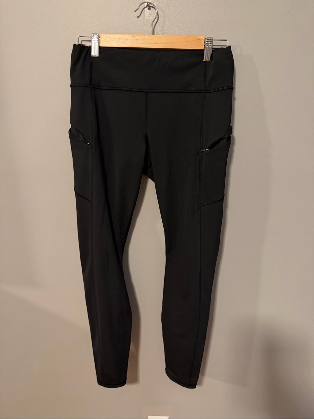Athleta Black High-Rise Pocket Leggings with Side Zips